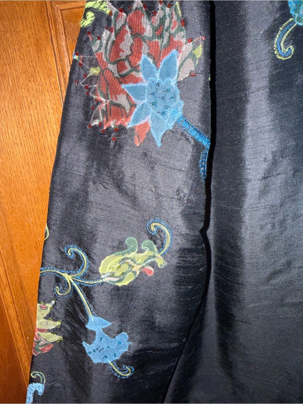 Laura Ashley Vintage Black Silk Embroidered Floral Beaded Jacket Top Women's L - Picture 9 of 10